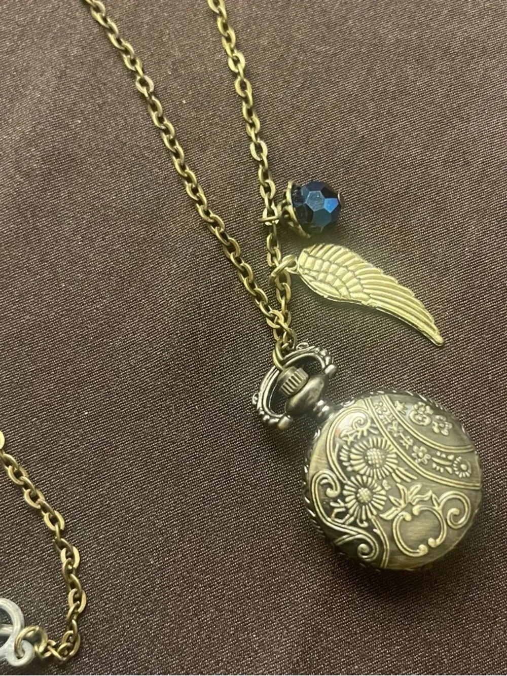N/A symbolic necklace